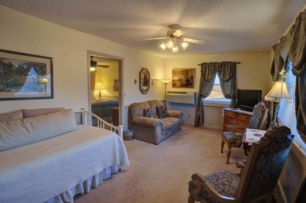 Blue Mountain Mist Country Inn & Spa Deluxe Suite, Multiple Beds, Balcony, Mountain View