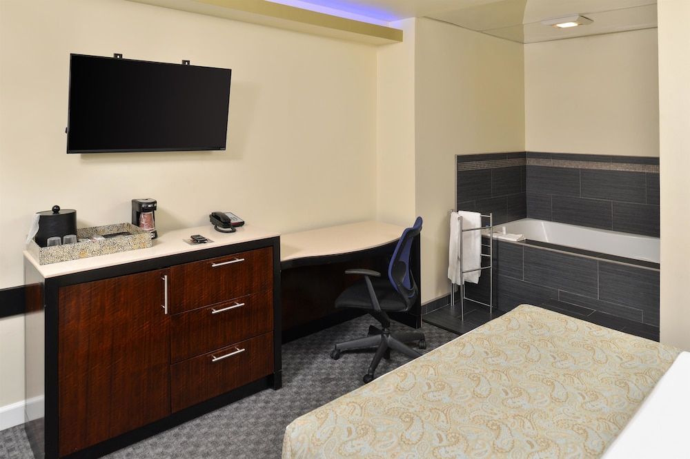 Americas Best Value Inn Rancho Palos Verdes Room, 1 Queen Bed, Non Smoking, Jetted Tub 9