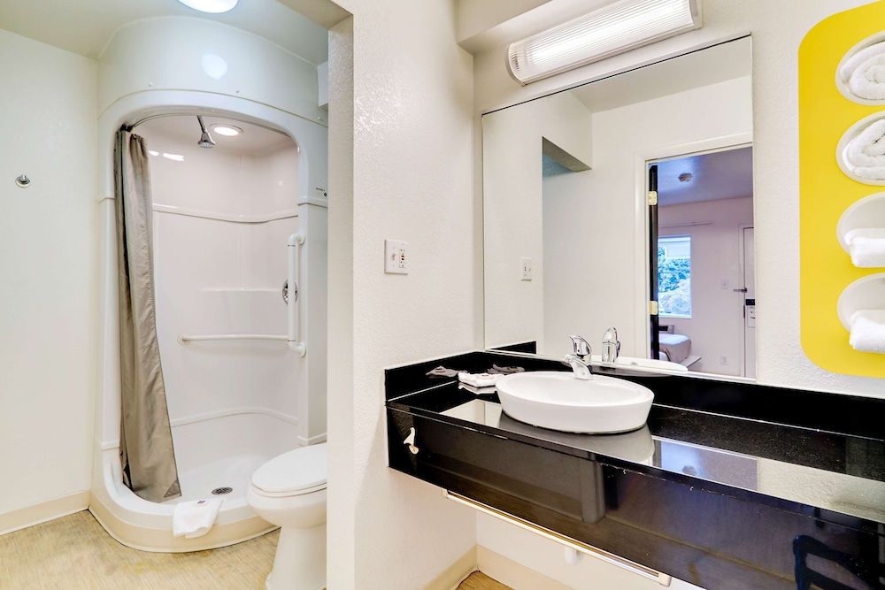 Motel 6 Linthicum Heights, MD - BWI Airport Standard Room, 1 Double Bed, Non Smoking 5