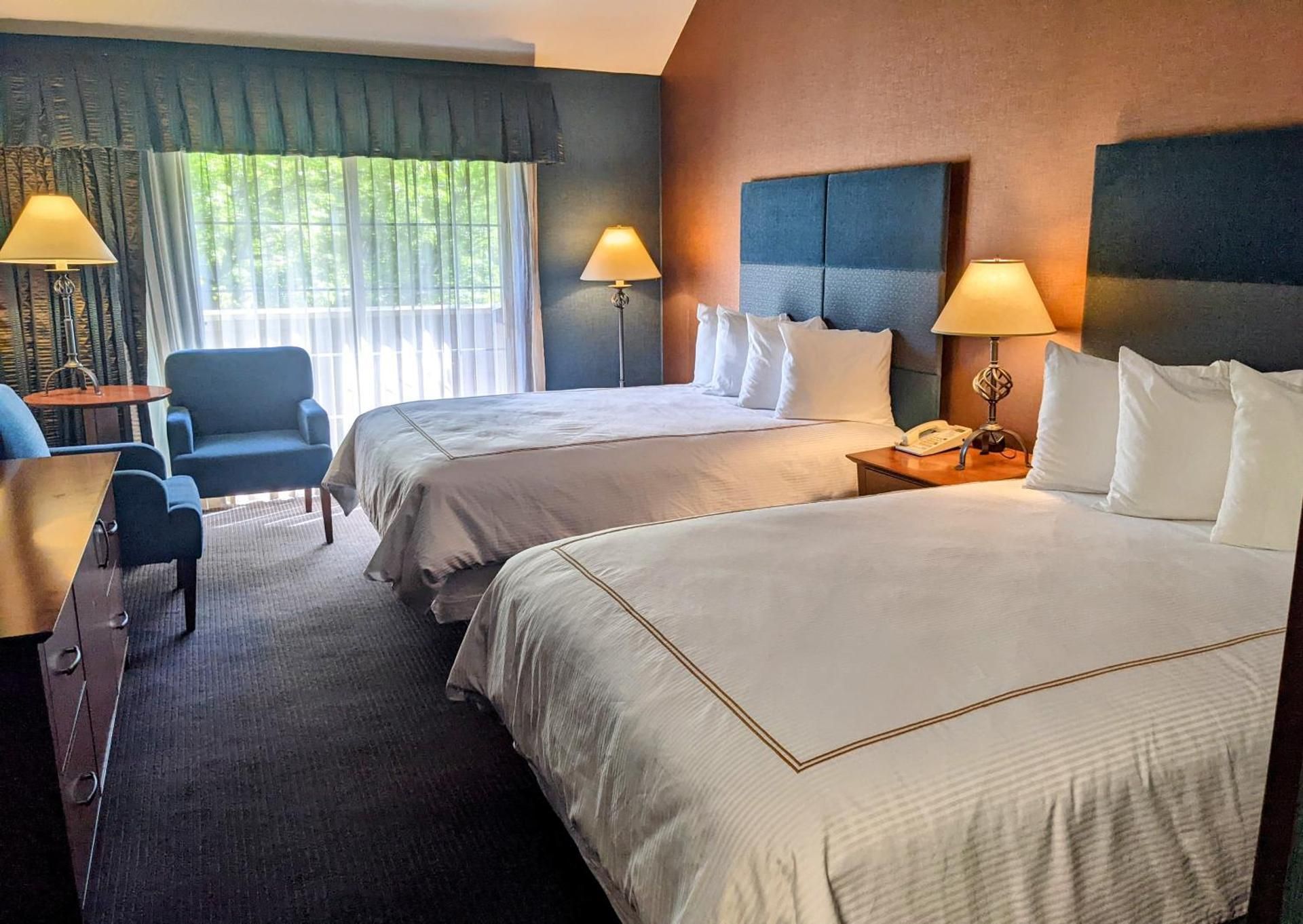 2 Queen Beds, Nonsmoking, Deluxe Room, Balcony