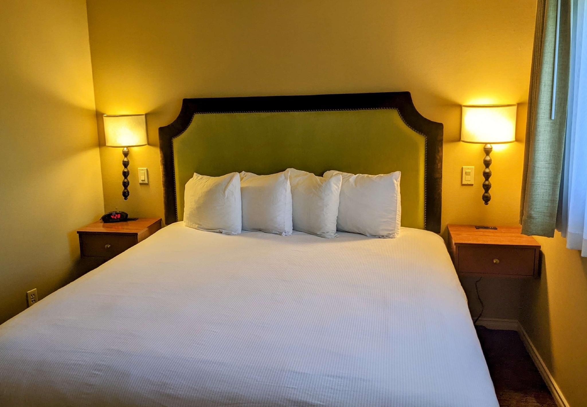 Suite - 2 Queen Beds, Nonsmoking, 2 Rooms, Pet Friendly Room
