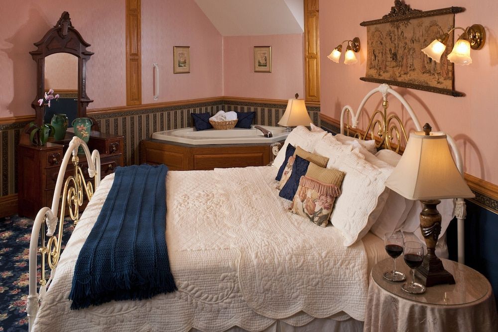 Old Rittenhouse Inn