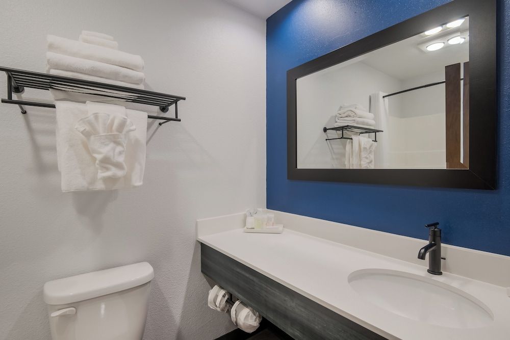 Hayward Inn Franklin/Hilyard Room, 2 Queen Beds 3