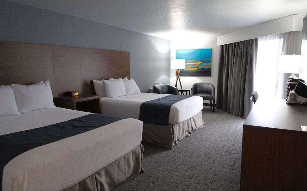 Hayward Inn Hilyard Creekside Room, 2 Queen Beds 3