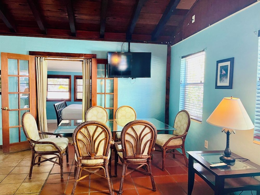 The Pelican Key Largo Cottages Suite, 1 Bedroom, Kitchen, Bay View 6