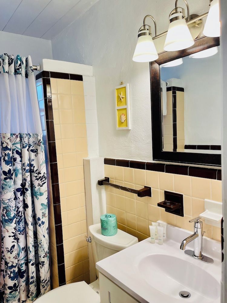 The Pelican Key Largo Cottages Suite, 1 Bedroom, Kitchen, Bay View 4