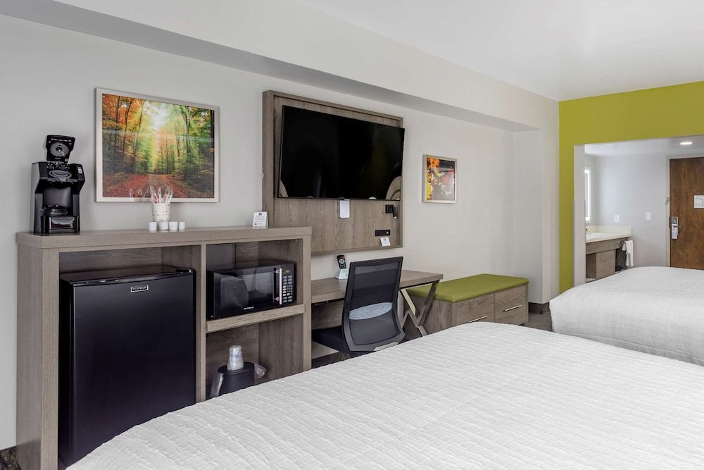 Standard Room, 2 Queen Beds, Non Smoking, Balcony