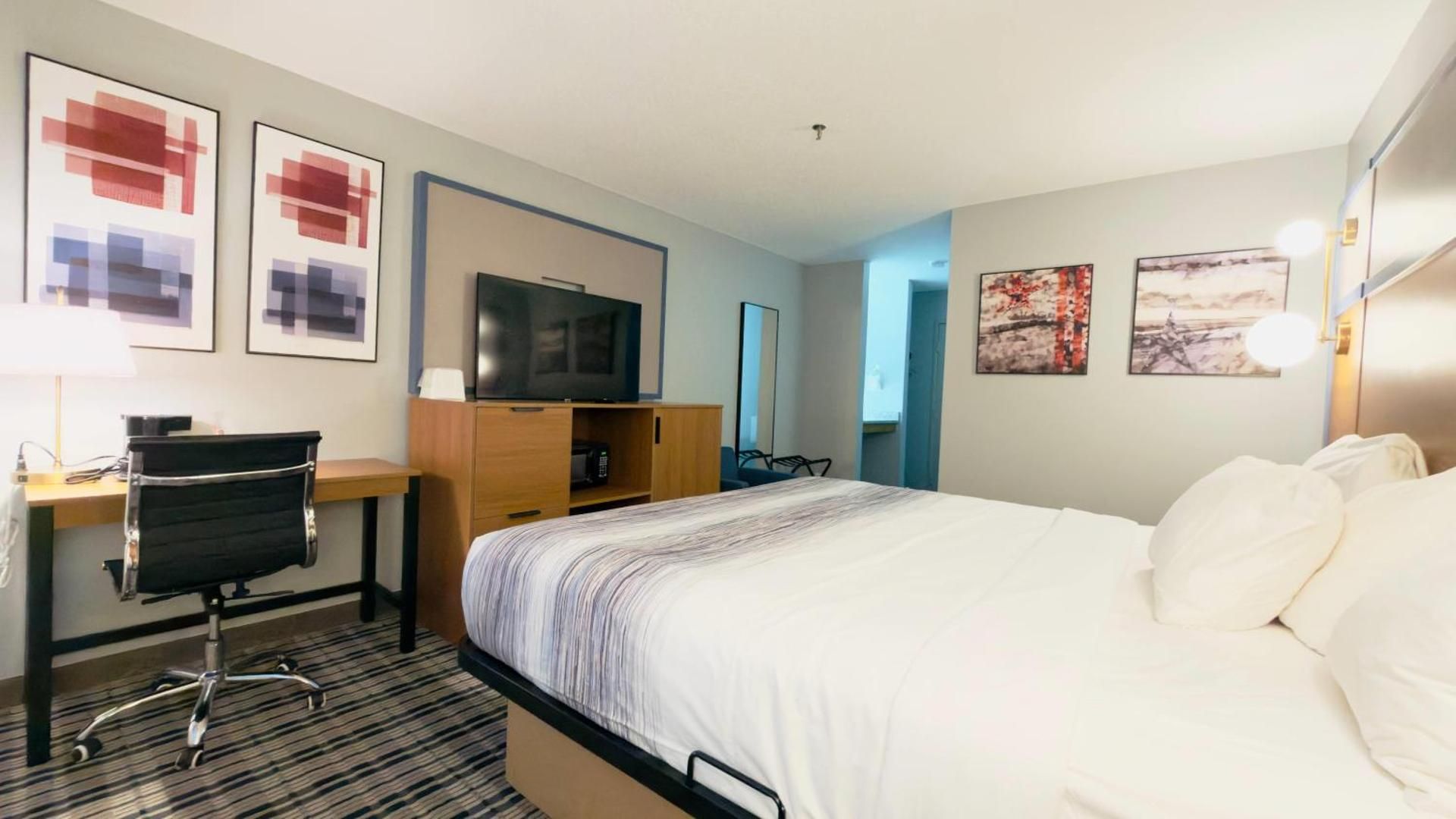 King Room - Accessible/Non-Smoking