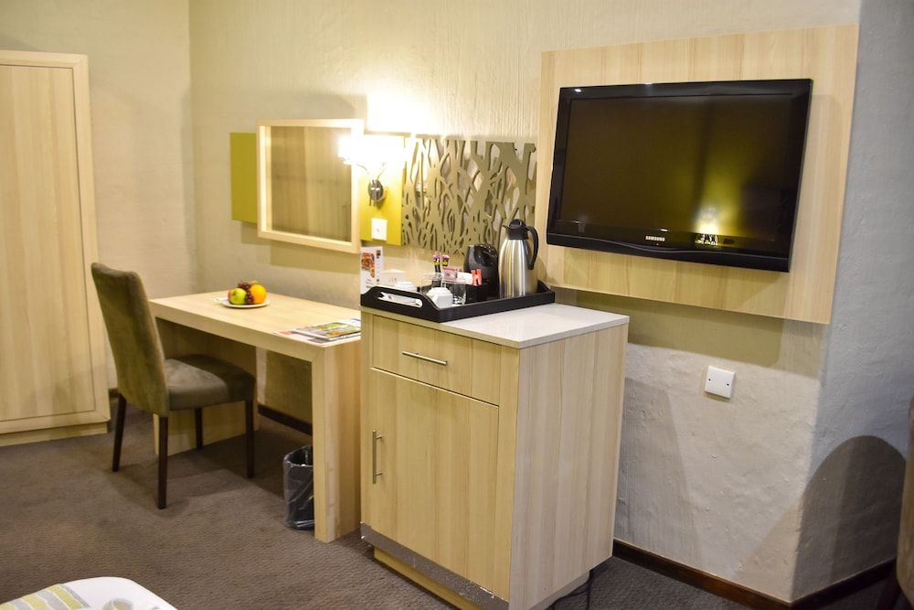 Cresta Marang Gardens Deluxe Double Room 4