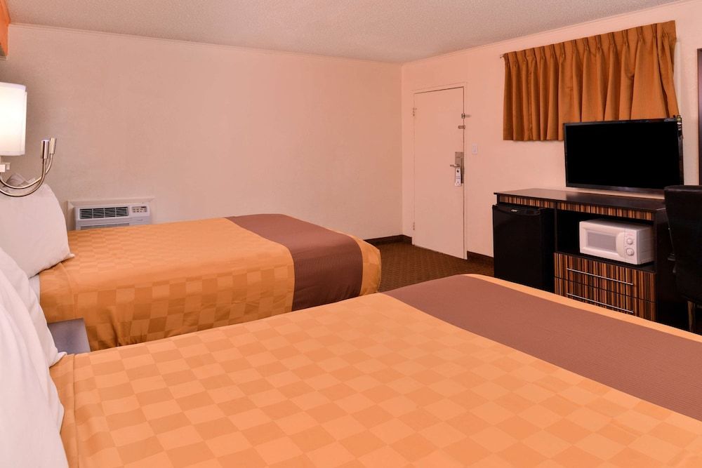 Americas Best Value Inn Ponca City Room, 2 Queen Beds, Non Smoking 3