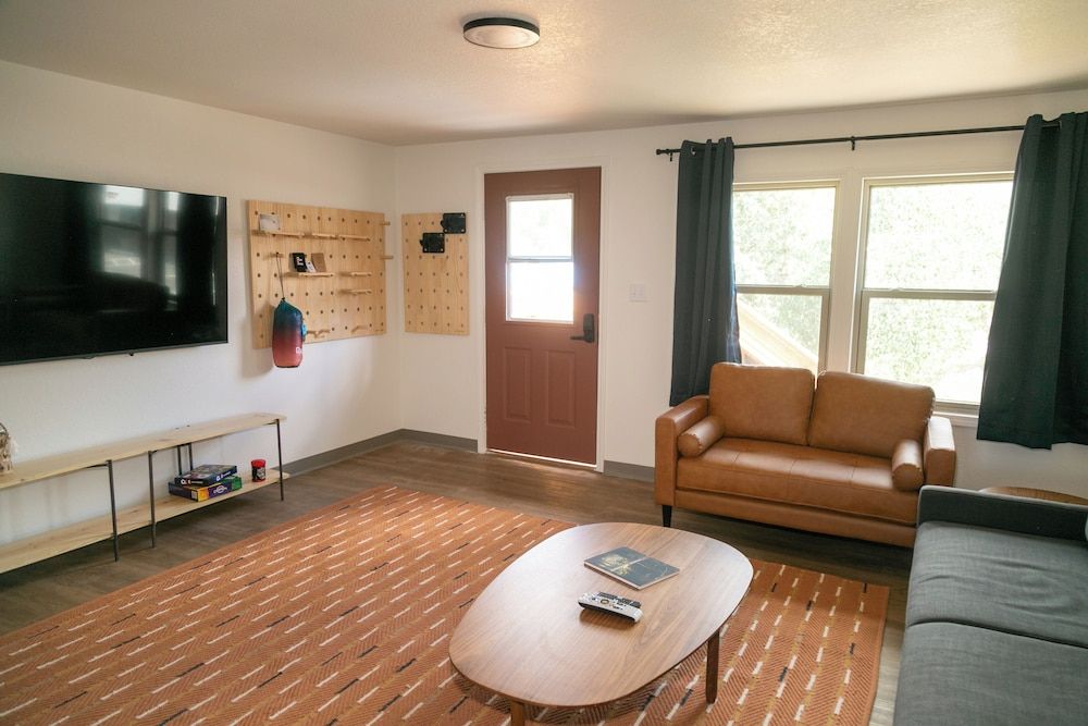 LOGE Wolf Creek Condo, 2 Bedrooms 4