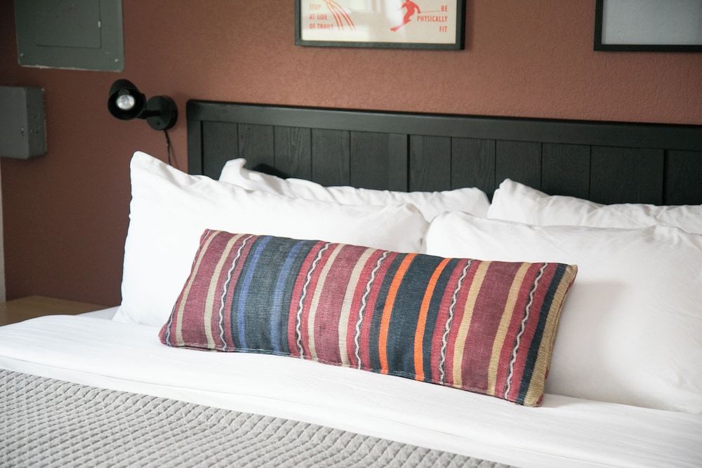 LOGE Wolf Creek Condo, 2 Bedrooms