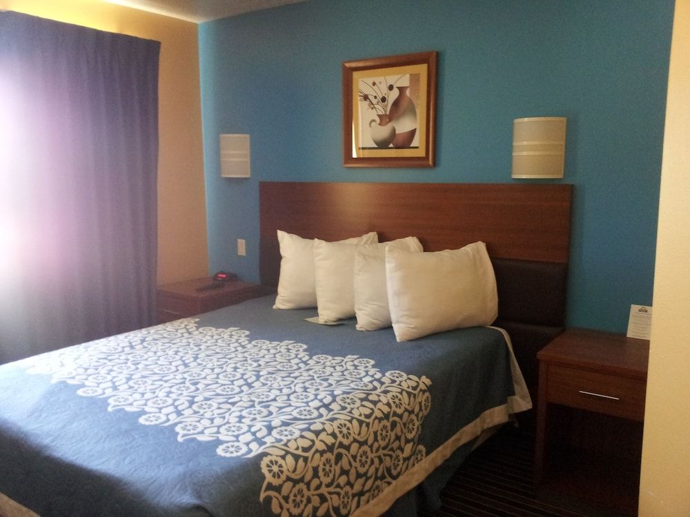 Studio Suite, 1 King Bed, Non Smoking