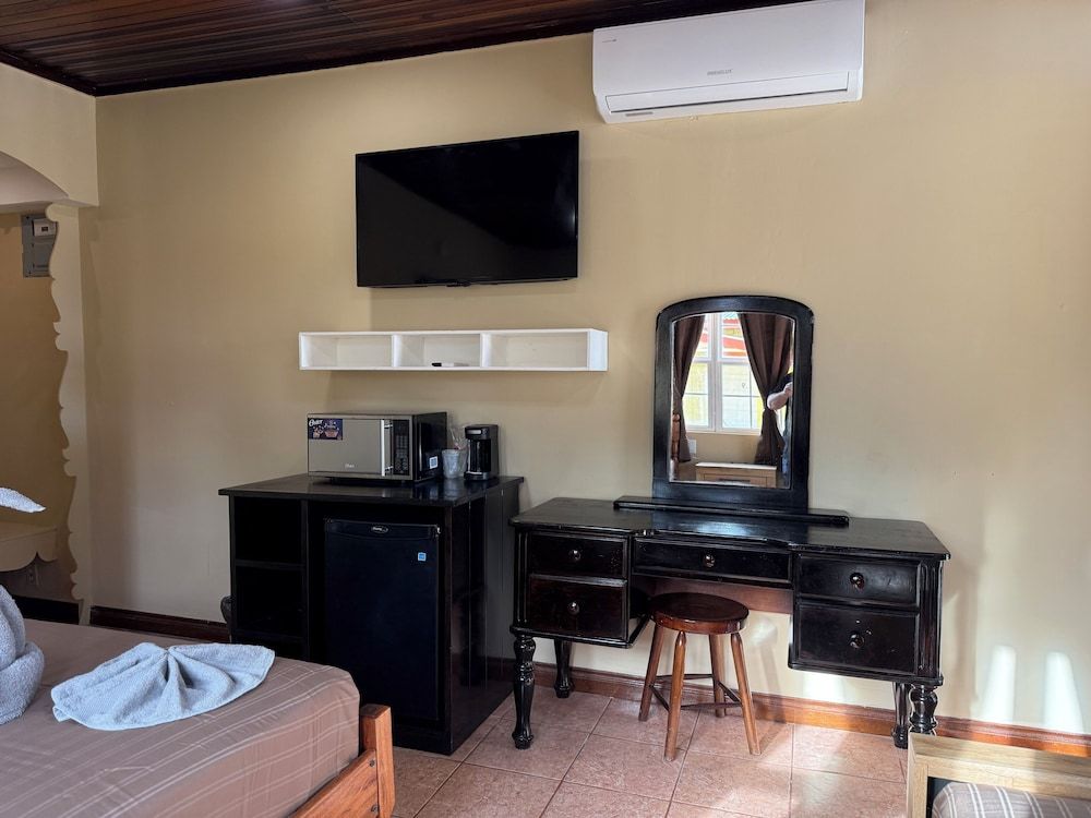 Tropical Paradise Hotel Premier Room, Pool Access, Sea View 7