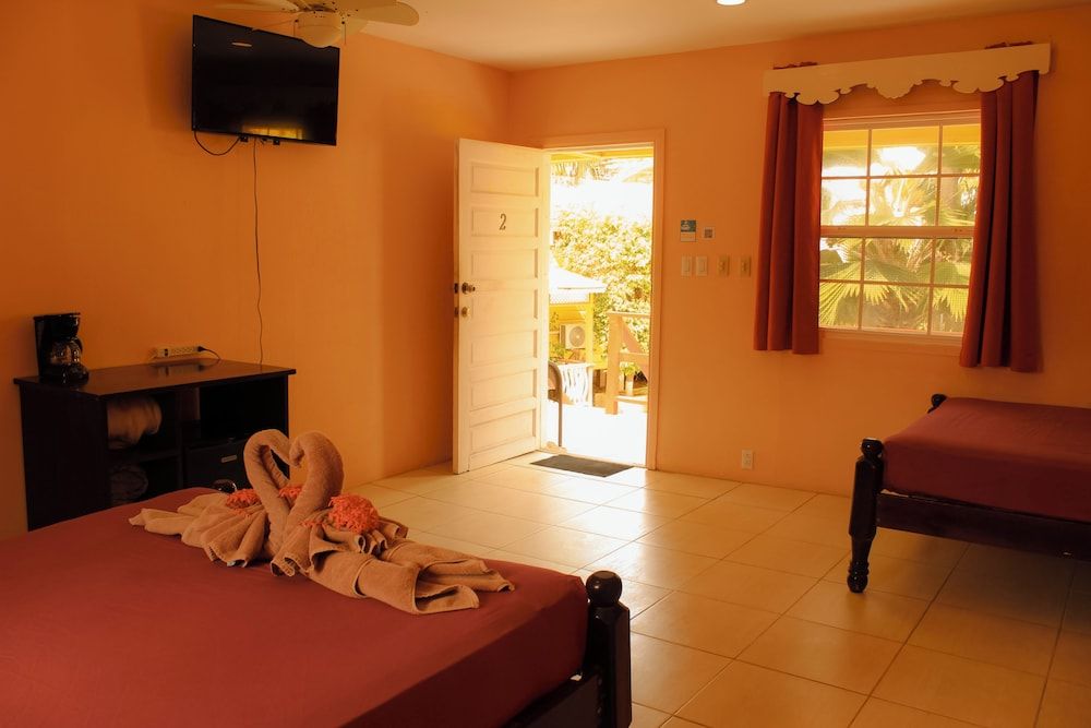 Tropical Paradise Hotel Traditional Room, 2 Double Beds, Partial Sea View 12