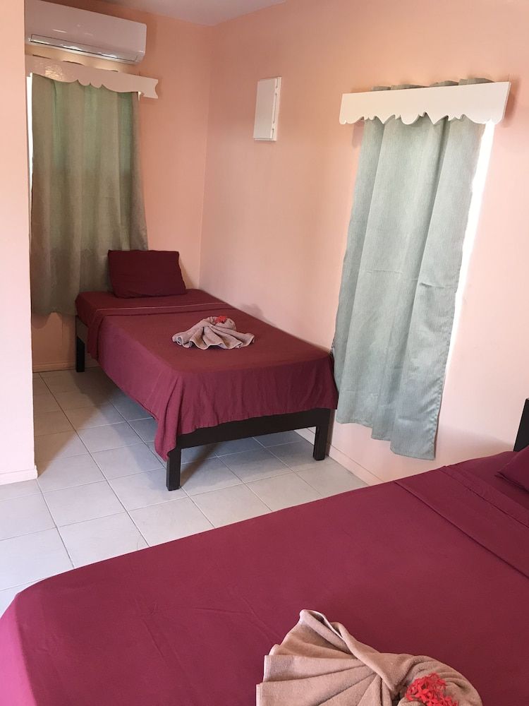 Tropical Paradise Hotel Traditional Room, 2 Twin Beds, Non Smoking 6