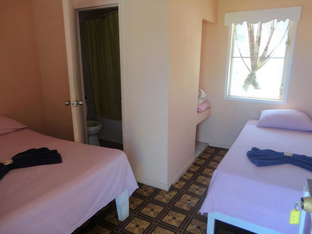 Tropical Paradise Hotel Traditional Room, 2 Twin Beds, Non Smoking 3