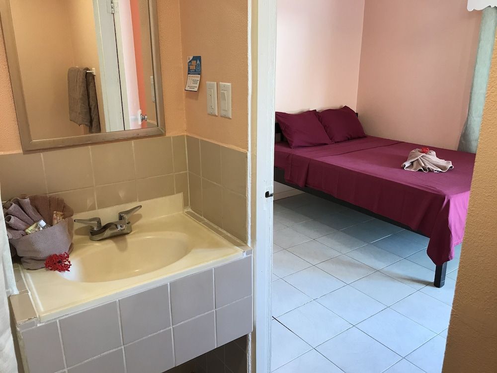 Tropical Paradise Hotel Traditional Room, 2 Twin Beds, Non Smoking 8