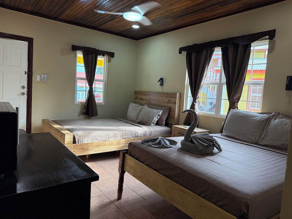 Tropical Paradise Hotel Premier Room, Pool Access, Sea View 3