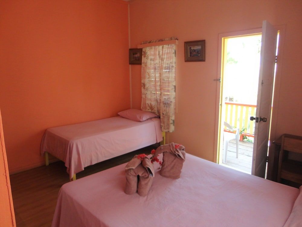 Tropical Paradise Hotel Traditional Room, 2 Twin Beds, Non Smoking