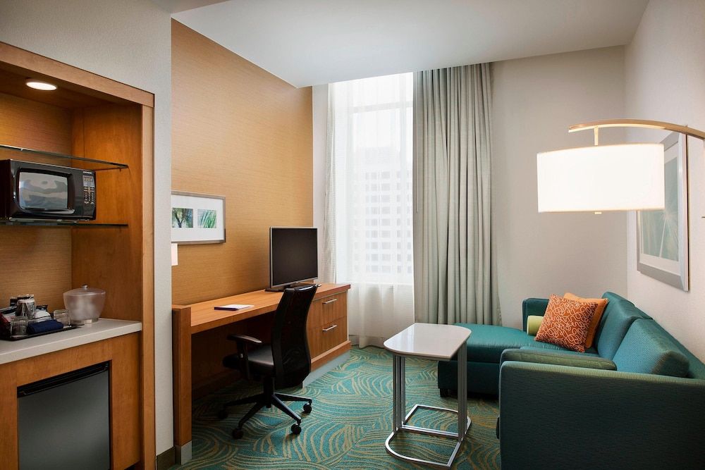 undefined Springhill Suites by Marriott Houston Dwntn/Convention Cntr 2