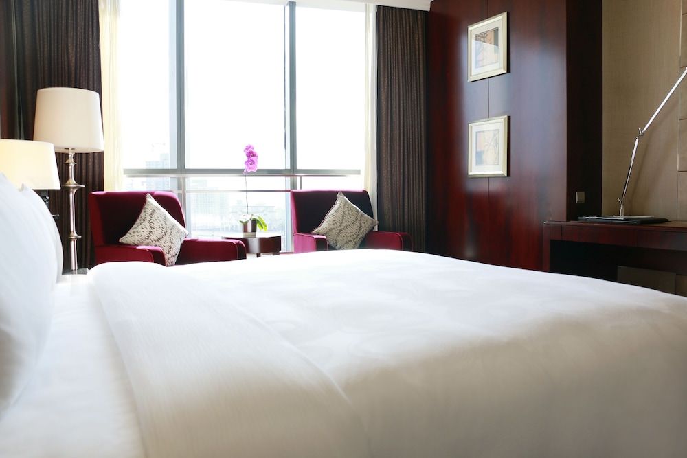 JW Marriott Hotel Chongqing Premium Room, 1 King Bed, City View 3