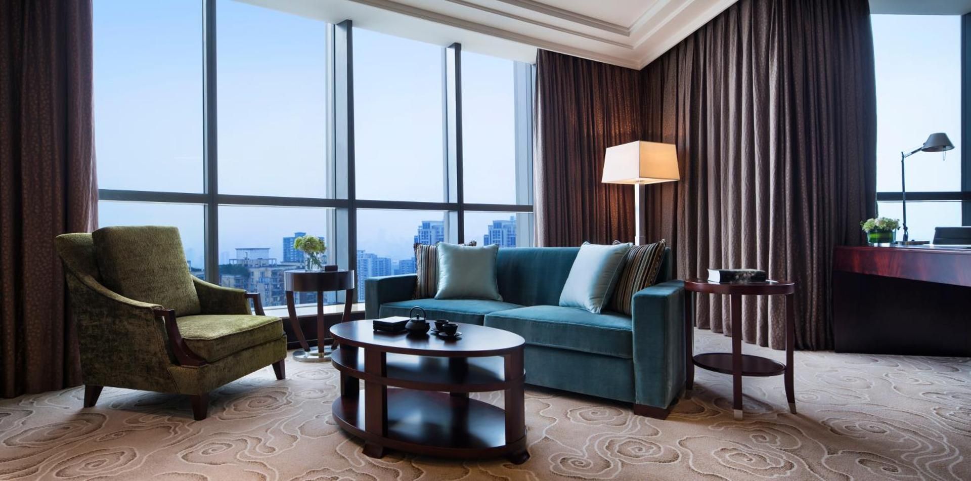 Executive Suite King Room, Executive lounge access, 1 Bedroom Larger Suite, 1 King, City view