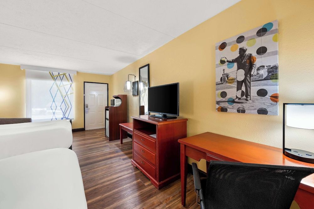 Best Western Corbin Inn Standard Room, 2 Double Beds, Non Smoking, Refrigerator & Microwave (Pet Friendly) 2