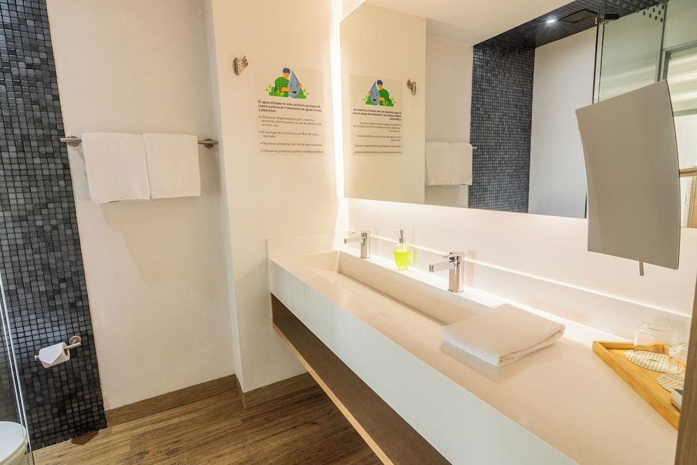 Biohotel Organic Suites Bogotá Superior King Room 8