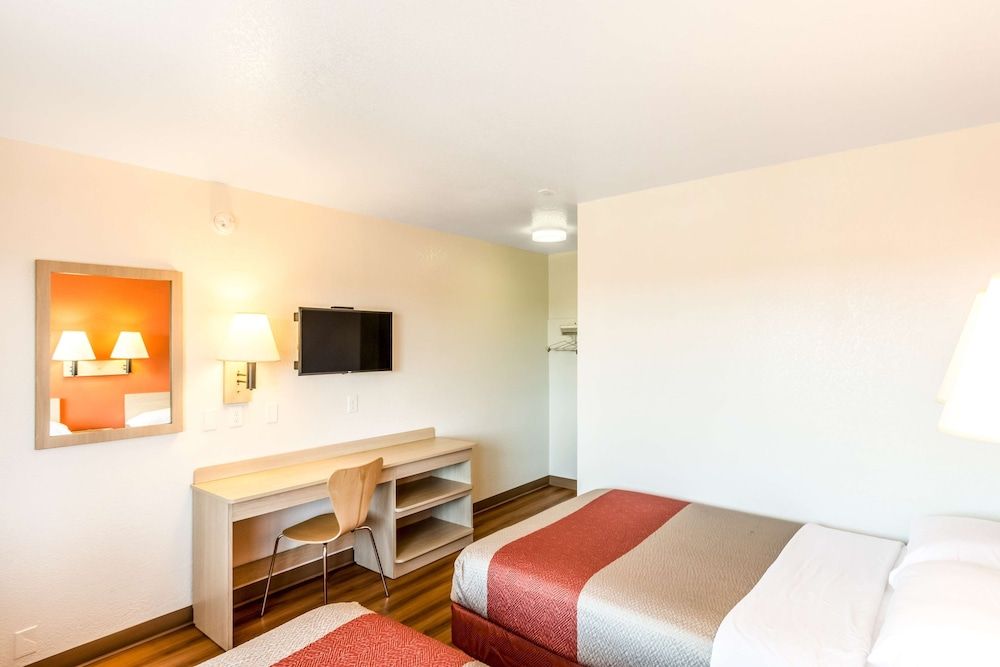 Motel 6 Redding, CA - Central