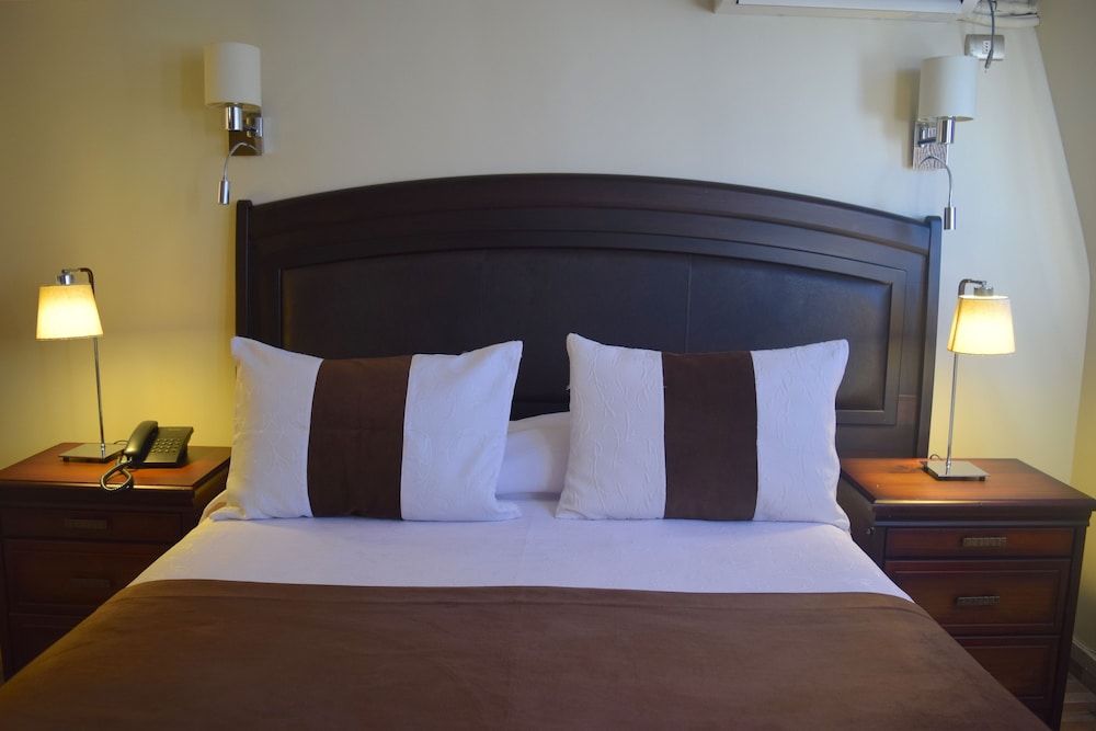 Standard Room, 1 Queen Bed