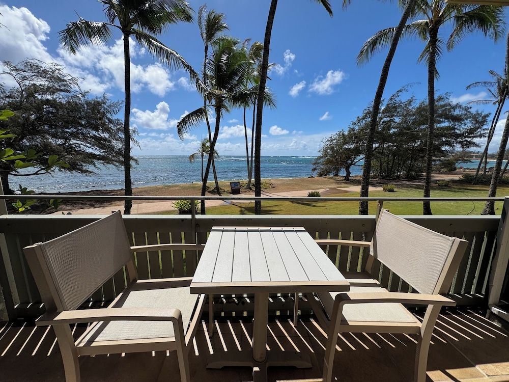 Hotel Coral Reef Panoramic Room, 1 King Bed, Ocean View, Oceanfront 4