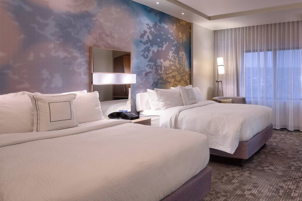 Room, 2 Queen Beds (Mobility Accessible, Tub)