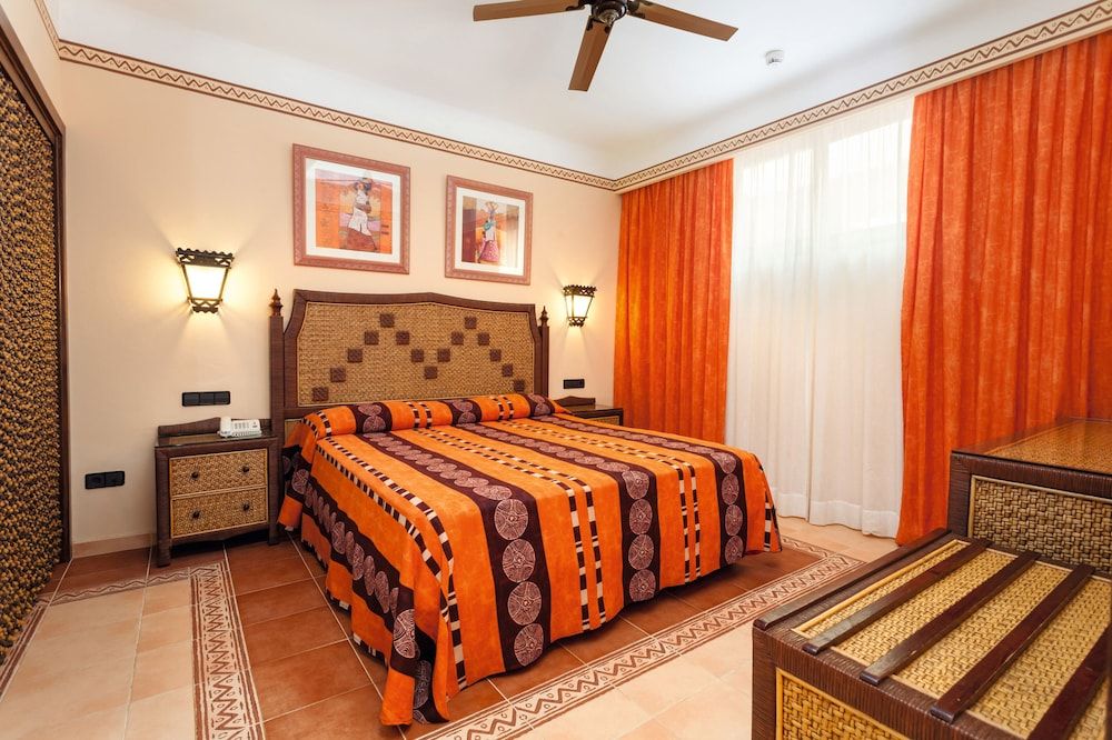 Family Room, Balcony