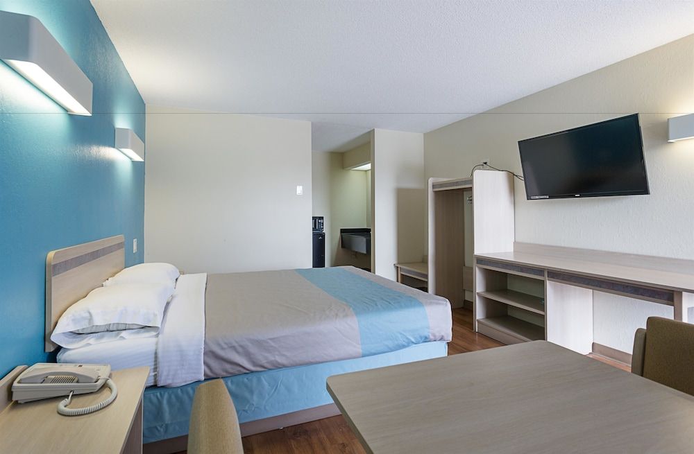 Standard Room, 1 Queen Bed, Non Smoking