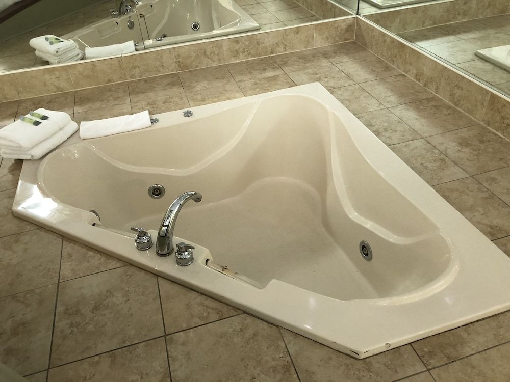 Jetted Tub