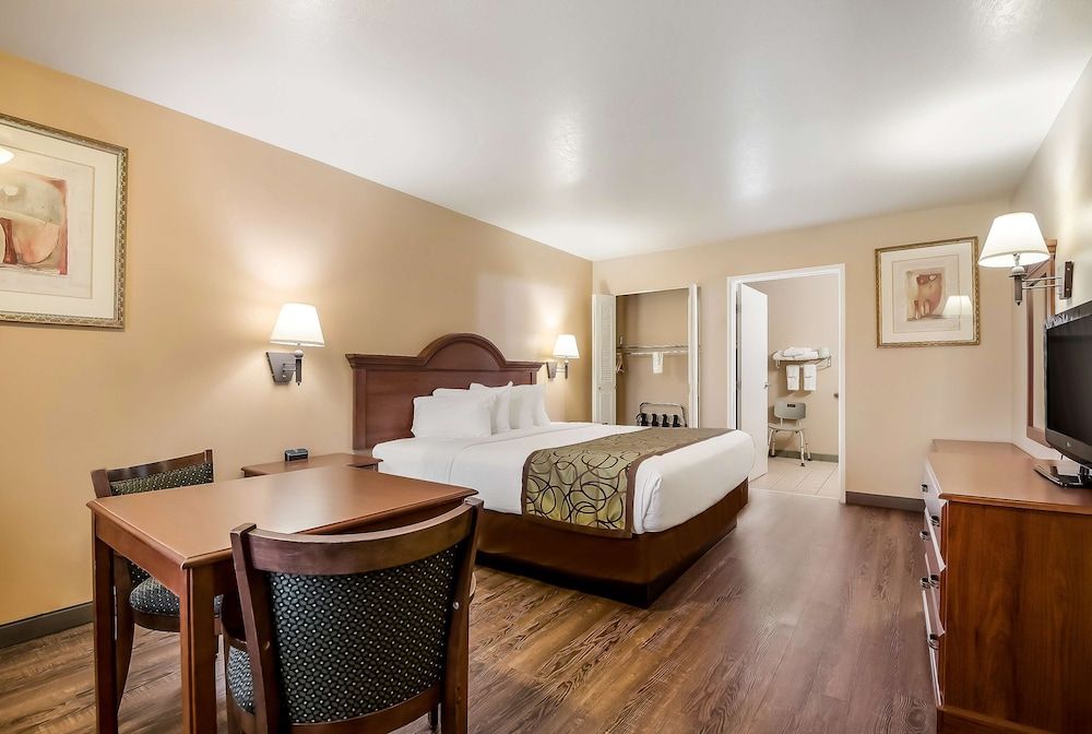 SureStay Hotel By Best Western Fernley Standard Room, 1 King Bed, Accessible, Refrigerator & Microwave 2