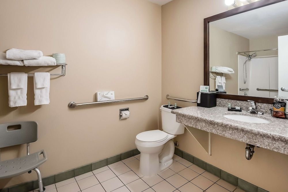 SureStay Hotel By Best Western Fernley Standard Room, 1 King Bed, Accessible, Refrigerator & Microwave 3