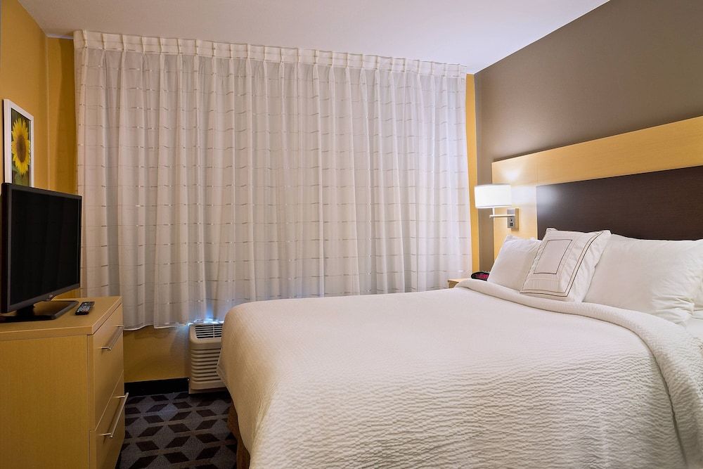 Suite, 2 Bedrooms (Mobility Accessible, Tub)