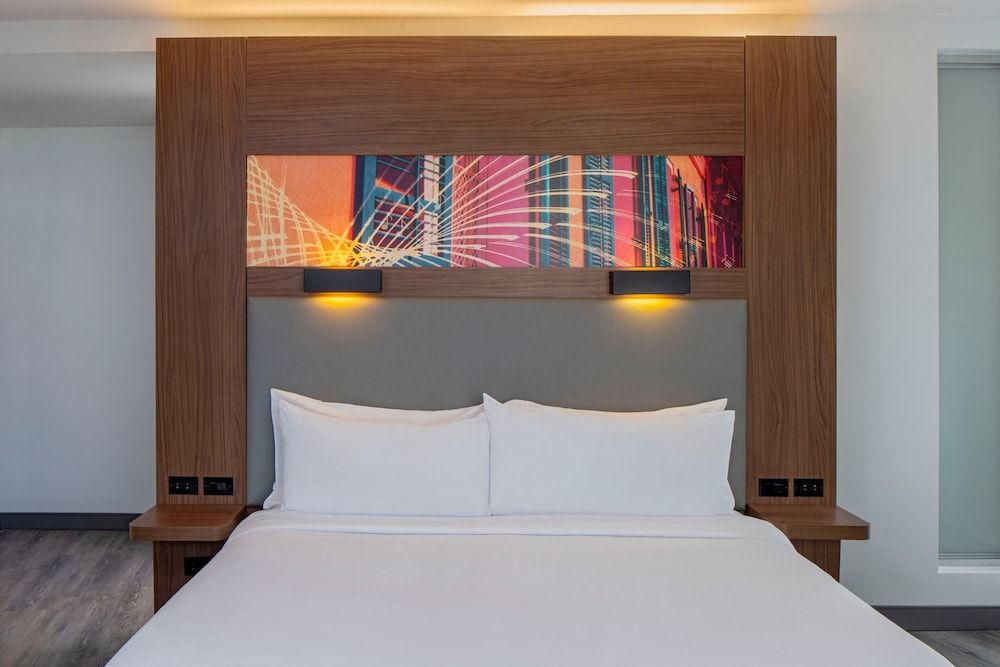 Room, 2 Queen Beds, City View