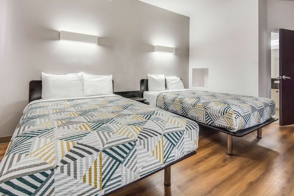 Motel 6 Cleburne, TX Standard Room, 2 Double Beds, Non Smoking 2