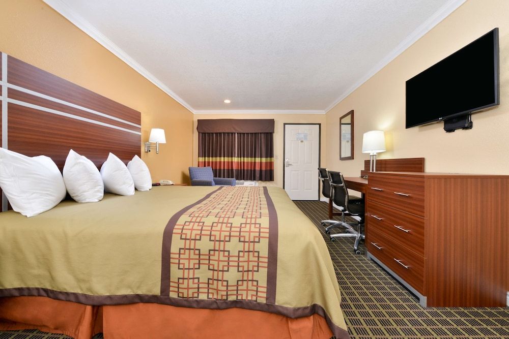 Americas Best Value Inn Azusa Pasadena Room, 1 King Bed, Smoking 2