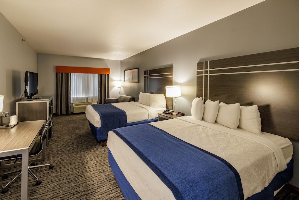 Suite, 2 Queen Beds, Non Smoking, Refrigerator & Microwave (with Sofabed)