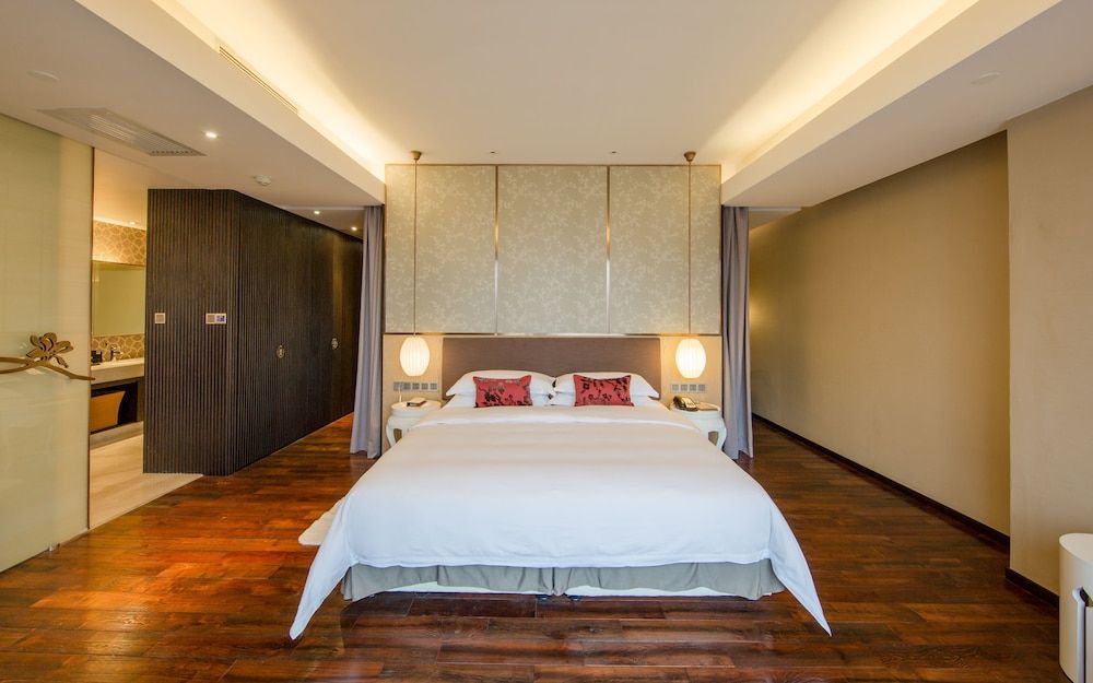 Maison New Century Hotel Dongguan Business Suite 3