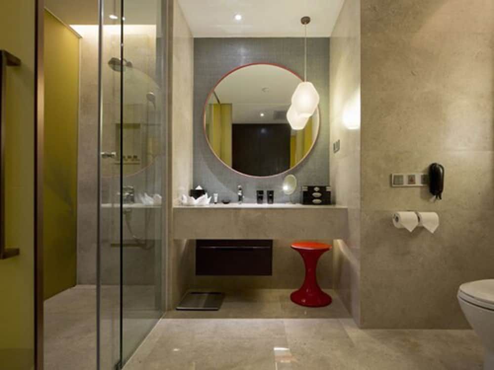 Maison New Century Hotel Dongguan Deluxe Twin Room, 2 Twin Beds 4