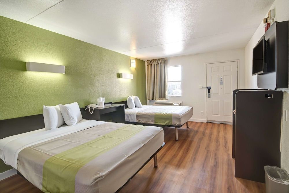 Standard Room, 2 Queen Beds, Smoking