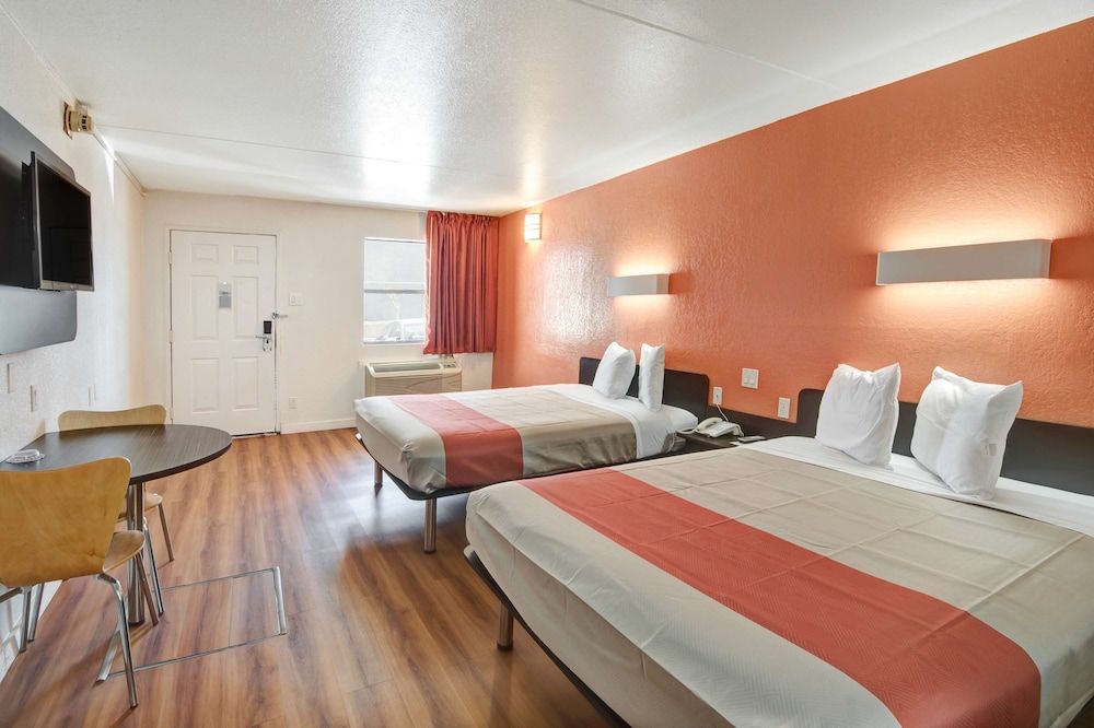 Standard Room, 2 Queen Beds, Smoking