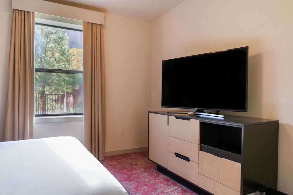 Suite, 1 Bedroom, Accessible (Hearing)
