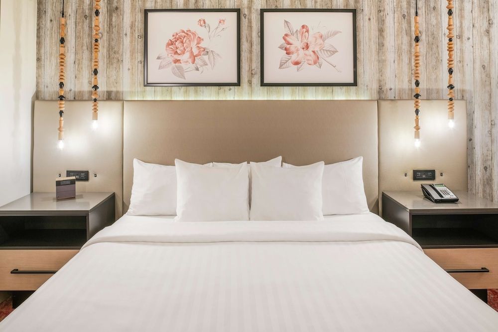Suite, 2 Bedrooms (Riverside)