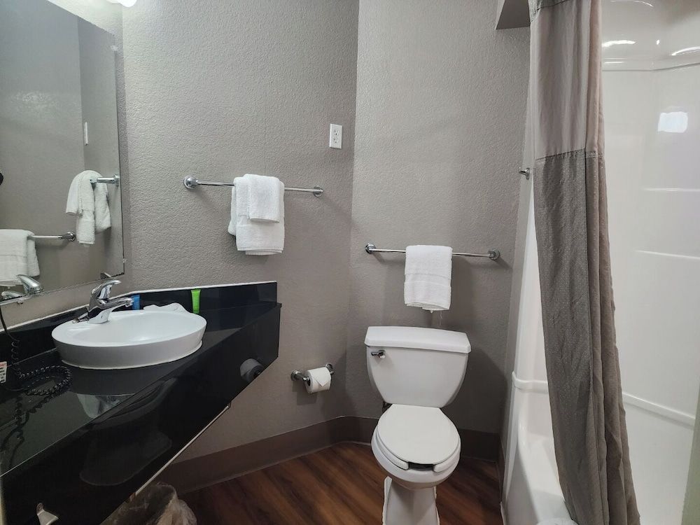 Motel 6 Biloxi, MS - Beach Standard Room, 2 Double Beds, Accessible, Non Smoking 22